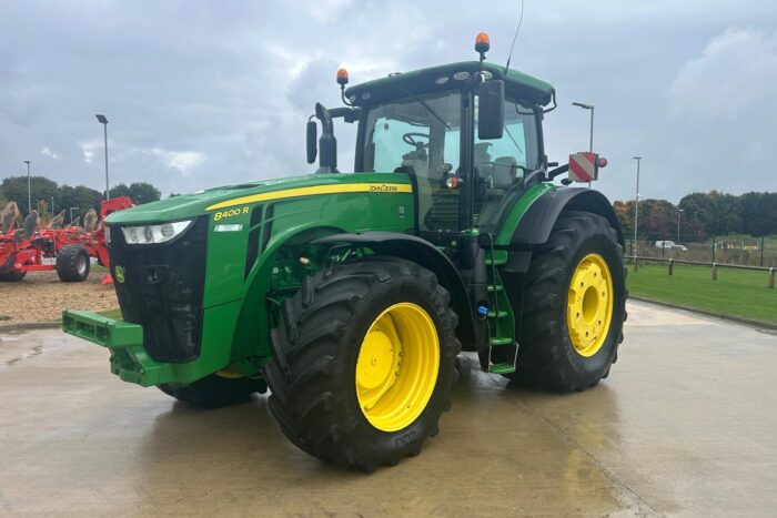 John Deere 8400R