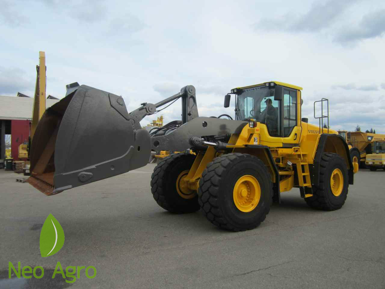 Фронтальний колісний навантажувач VOLVO L150F