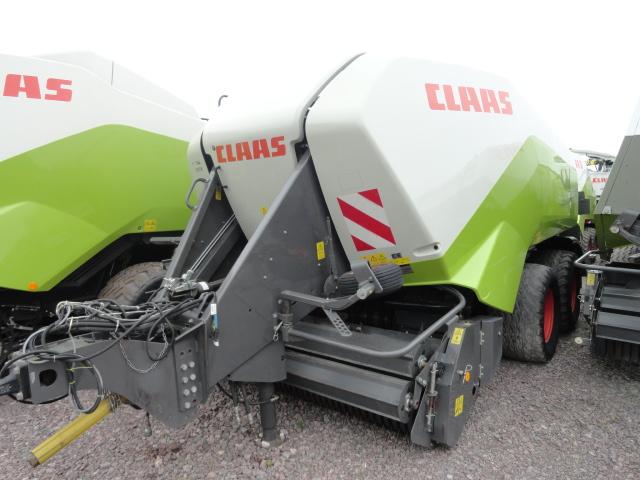 CLAAS Quadrant 3200 Tandem 