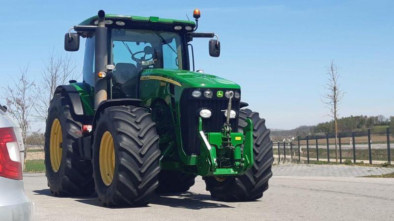 трактор John Deere 8295R