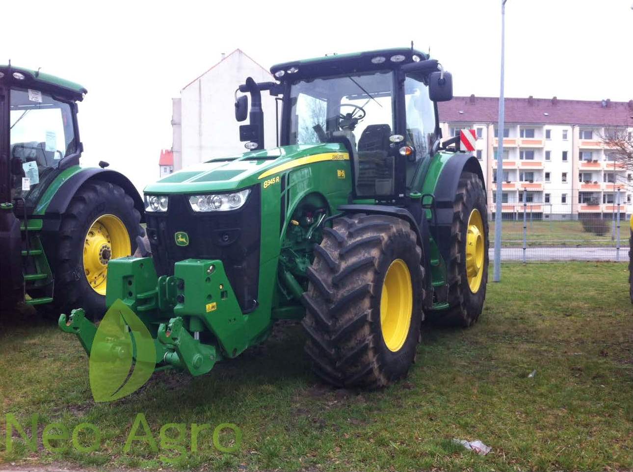 трактор John Deere 8345R