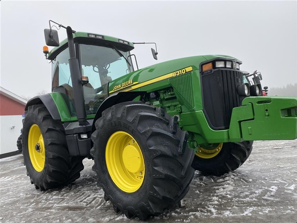 John Deere 8310