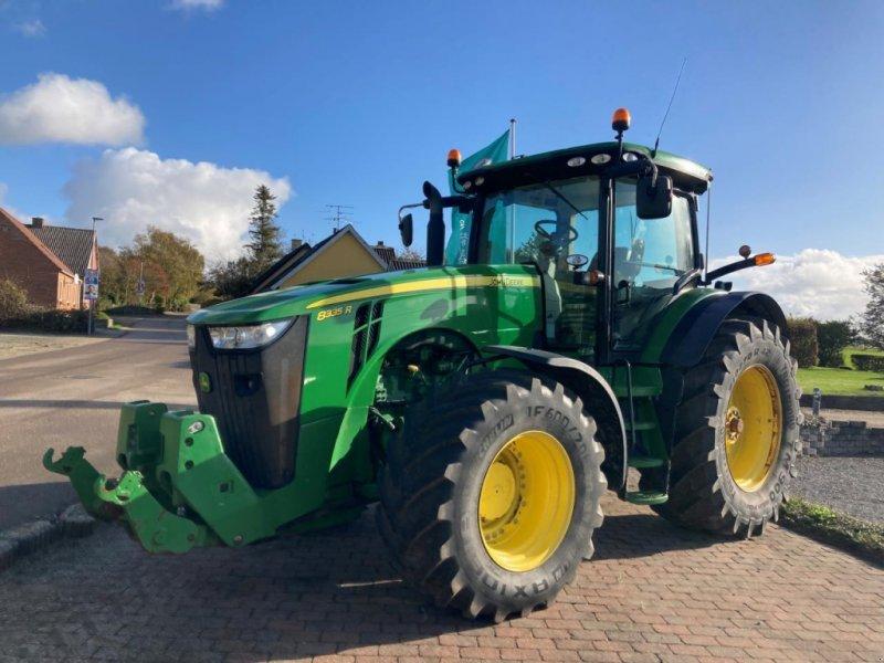 трактор John Deere 8335R