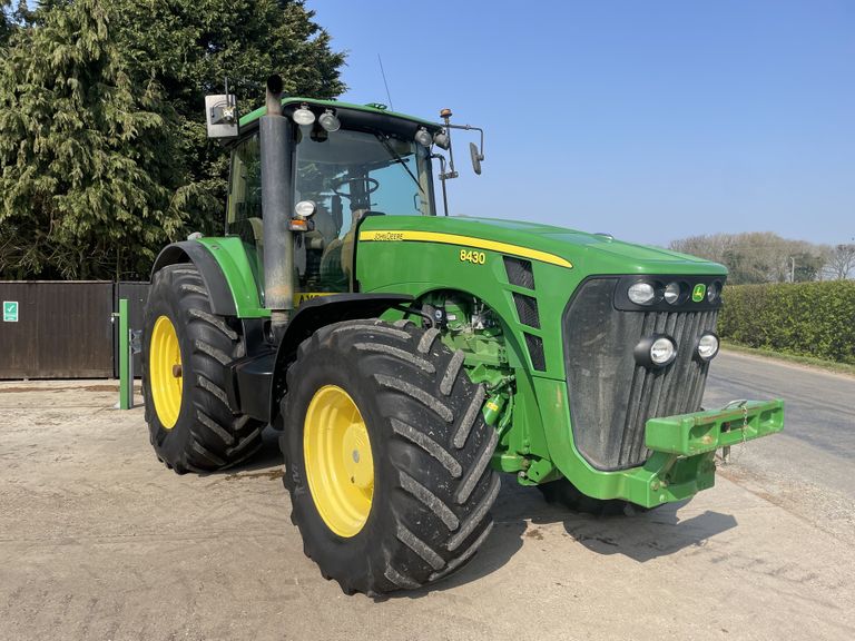 John Deere 8430