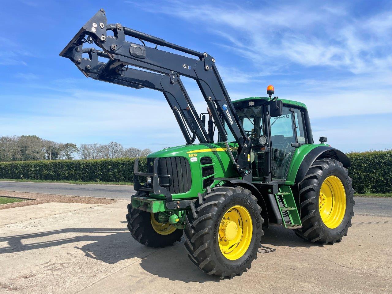 John Deere 6830