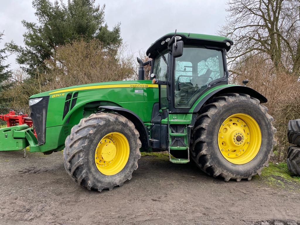 John Deere 8310R