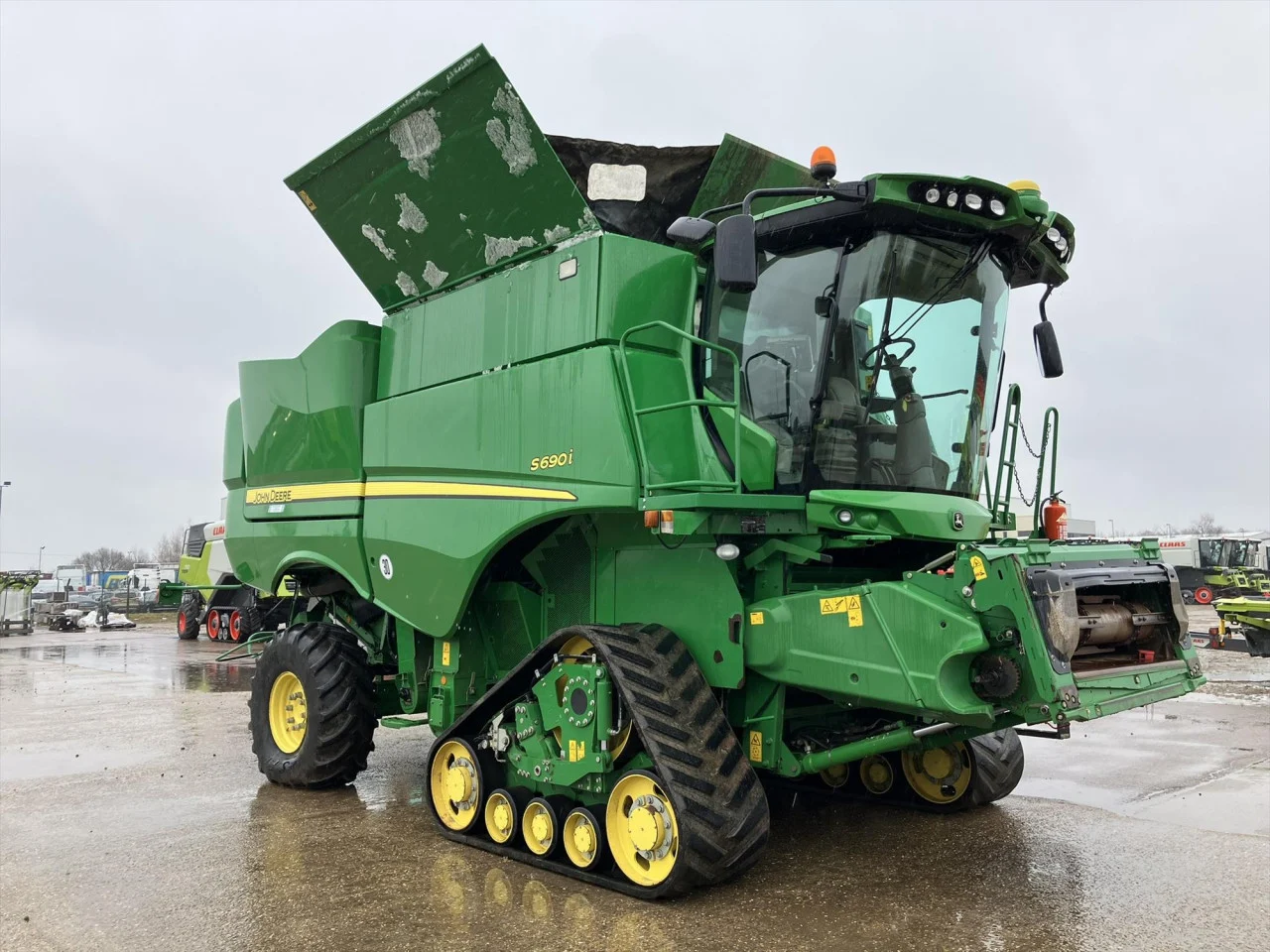 John Deere S690i John Deere S690i
