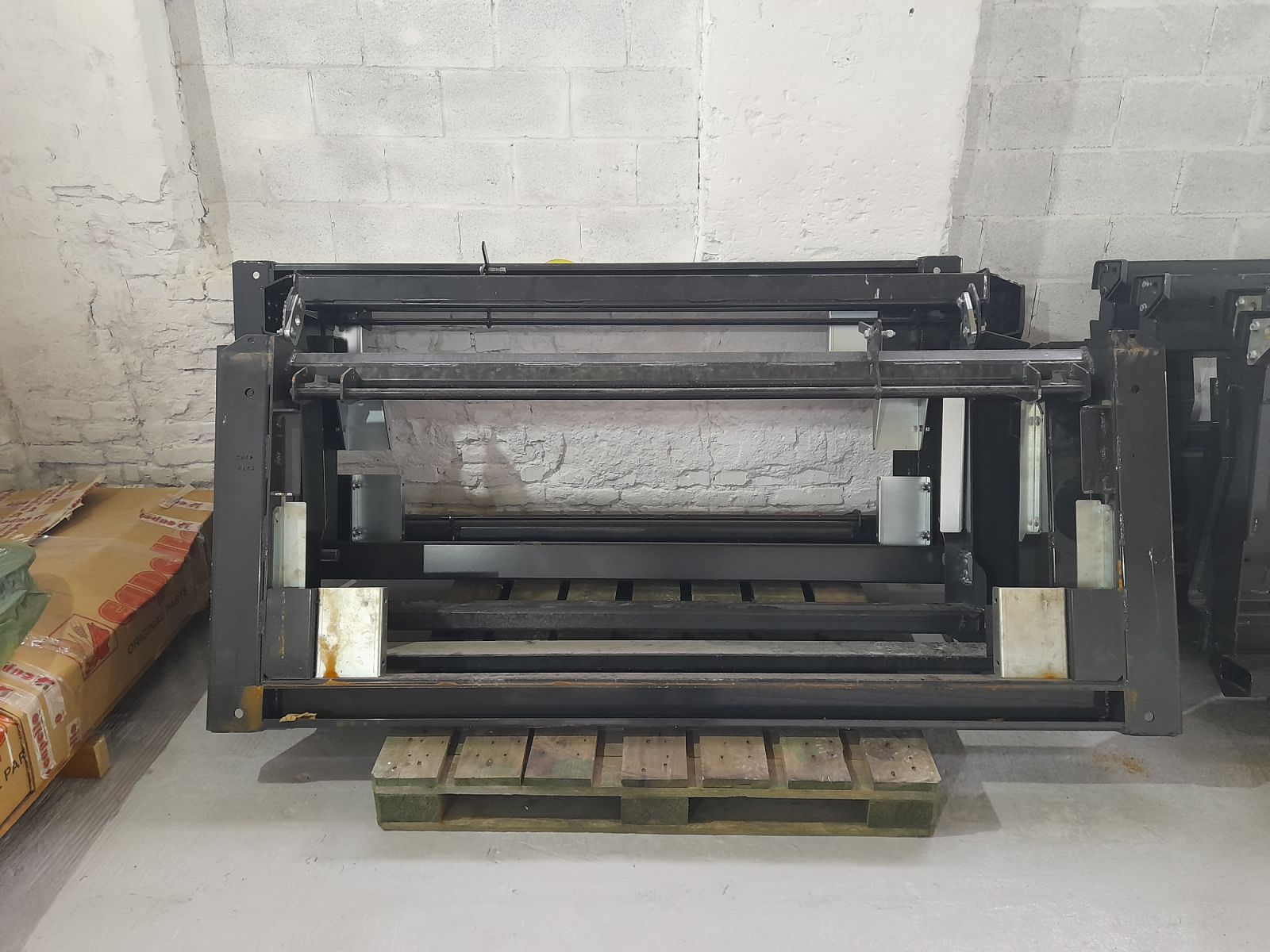 13682-43V2 Перехідна рамка під John Deere кукурудзяної жатки DOMINONI ROCK 13682-43V2 13682-43V2 Перехідна рамка під John Deere кукурудзяної жатки DOMINONI ROCK 13682-43V2