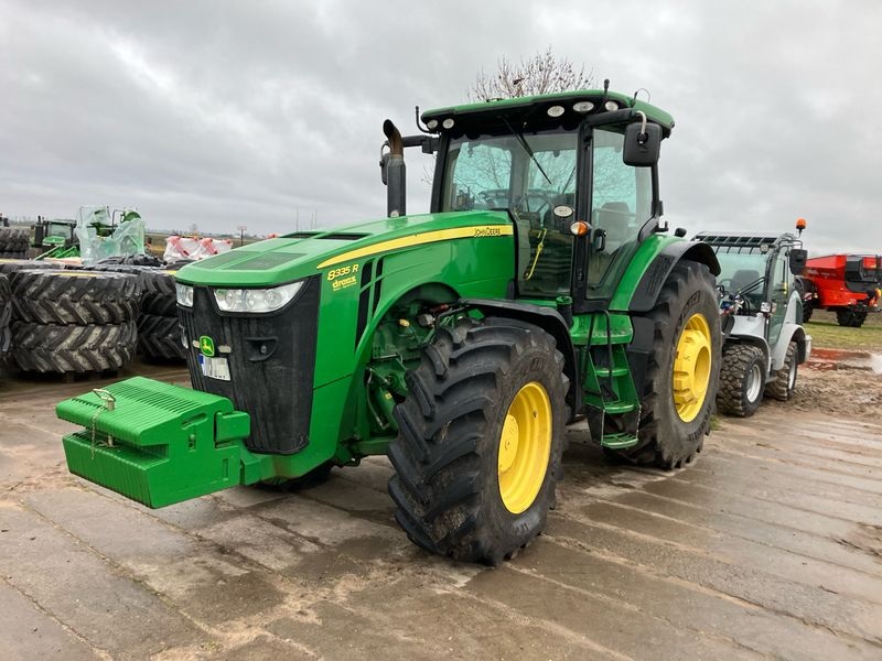 John Deere 8335R